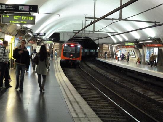 в России поезда обратных направлений одной ветки ходят в разных тоннелях