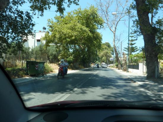 в Ханье мы долго искали парковку, с трудом ее нашли недалеко от центра города