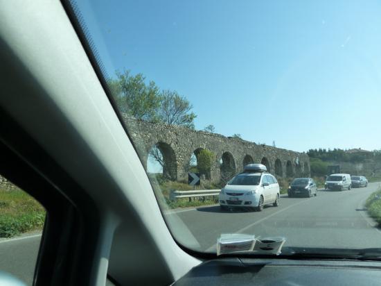 Вид на что-то старое, римское