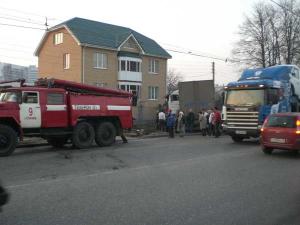 А в Нижнем Новгороде водитель протаранил коттедж