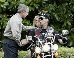 Джордж Буш принял в Белом доме байкеров США