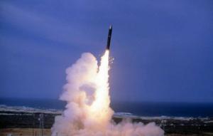 Северная Корея продолжает запускать ракеты малой дальности