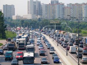 В конце 2010 года все автомобили в Москве встанут в большую пробку