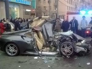 Сыновья банкиров на Ferrari протаранили три автомобиля в Москве