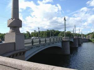 Суд Петербурга выяснит причины установки запрещающих знаков Суд Петербурга выяснит причины установки запрещающих знаков