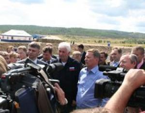 Вице-премьер Иванов открыл очередной участок асфальтной дороги