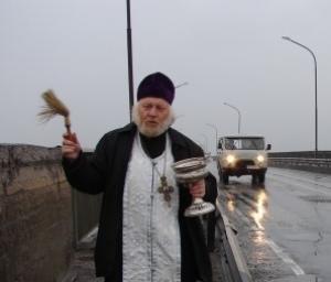 Перед началом учебного года освятят пешеходные переходы