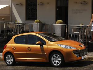 В 2011 году автомобили Peugeot и Citroen будут поставляться из Китая