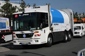 Первый гибридный мусоровоз на базе Mercedes-Benz Econiс