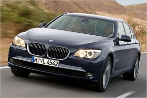 На автосалоне в Детройте украли BMW 750i xDrive