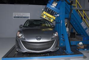 Mazda3 признан самым безопасным авто