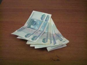 Саратовский гаишник съел 15 000 рублей