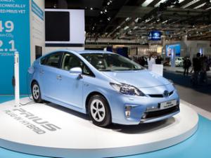 Цена на  суперэкономичный Toyota  Aqua от  22000 долларов