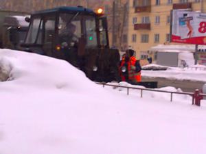 Дороги Нижнего Новгорода засыпало снегом