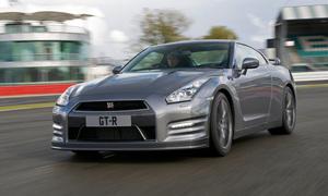 Обновленный суперкар Nissan GT-R от 4 410 000 рублей