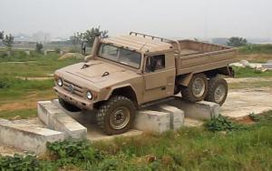 Китайцы создали супергрузовик для армии