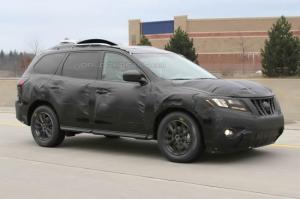 Фотошпионы поймали Nissan Pathfinder 2013 года Фотошпионы поймали Nissan Pathfinder 2013 года