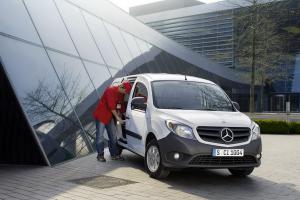 Инженеры Mercedes-Benz для коммерсантов переделали Renault Kangoo