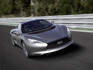 Infiniti EMERG-E представили на Фестивале скорости