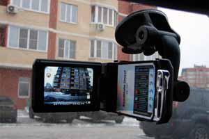 Автомобильный видеорегистратор ONEXT VR-700: на все случаи жизни