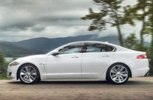 Продажи полноприводных Jaguar XF и XJ стартуют в январе 2013 года