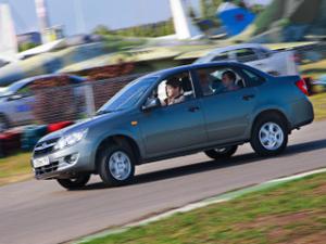 Lada Granta - самый популярный автомобиль в России