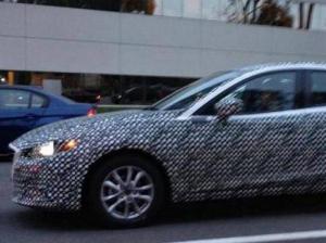 В Сеть попало фото Mazda3 2014 года