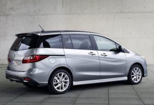 В Сети появились фото обновленной  Mazda5