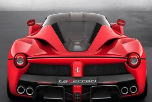 Женева 2013: Ferrari показал 963-сильного "жеребца" 