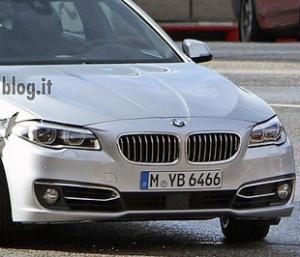 Новый BMW 5-Series сняли во время испытаний Новый BMW 5-Series сняли во время испытаний