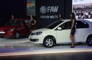 В России стартуют продажи FAW V2 и V5 от 387 500 рублей
