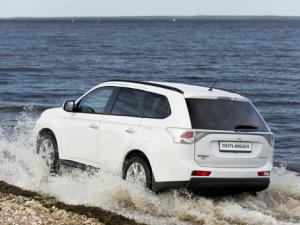 Новый Mitsubishi Outlander с двигателем 3,0 л. от 1 409 990 рублей