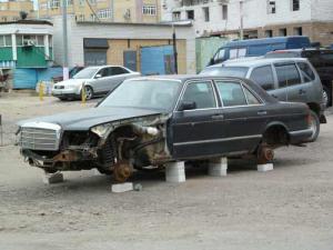 В Европе закроют автосалоны Mercedes