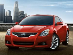 Купе Nissan Altima отправляют в 