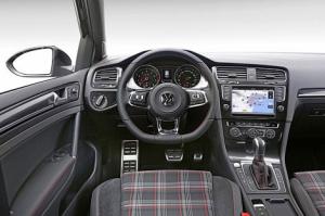 Продажи "заряженного" Volkswagen  Golf 7-го поколения от 1 271 000 рублей