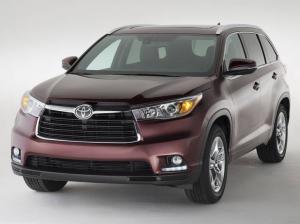 Цены на новый Toyota Highlander стартуют от 1 760 000 рублей