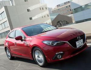 Японцы массово скупают бензиновые Mazda Axela