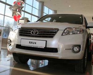 Toyota RAV4 и Camry - самые продаваемые модели в России Toyota RAV4 и Camry - самые продаваемые модели в России