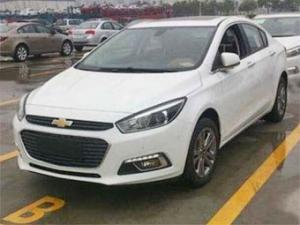 Новый Chevrolet Cruze без камуфляжа поймали в Шанхае