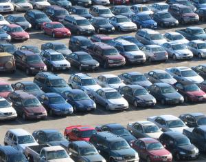 АЕБ: Продажи авто в России упали на 8%