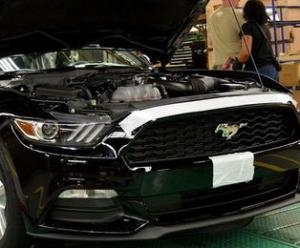 С конвейера сошел серийный Ford Mustang