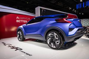 Париж 2014: Представлен кроссовер Toyota C-HR