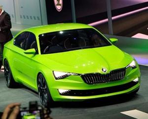 Новый  Skoda Superb обновит дизайн и получит гибридный двигатель