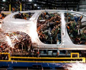 General Motors не будет закрывать автозавод в Питере из-за политики 
