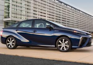 Продажи водородного Toyota Mirai стартуют 15 декабря от 69 000 долларов