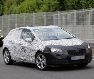 Фотошпионы поймали новую Opel Astra
