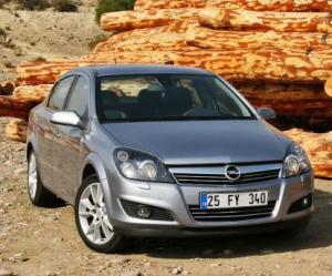 Самый любимый у россиян седан - Opel Astra