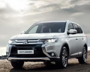 Резко упала цена на Mitsubishi Outlander в России 