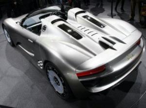 В Москве продан первый гибридный Porsche 918 Spyder