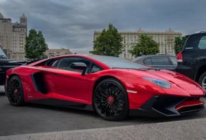 По Москве катается Lamborghini Aventador SV